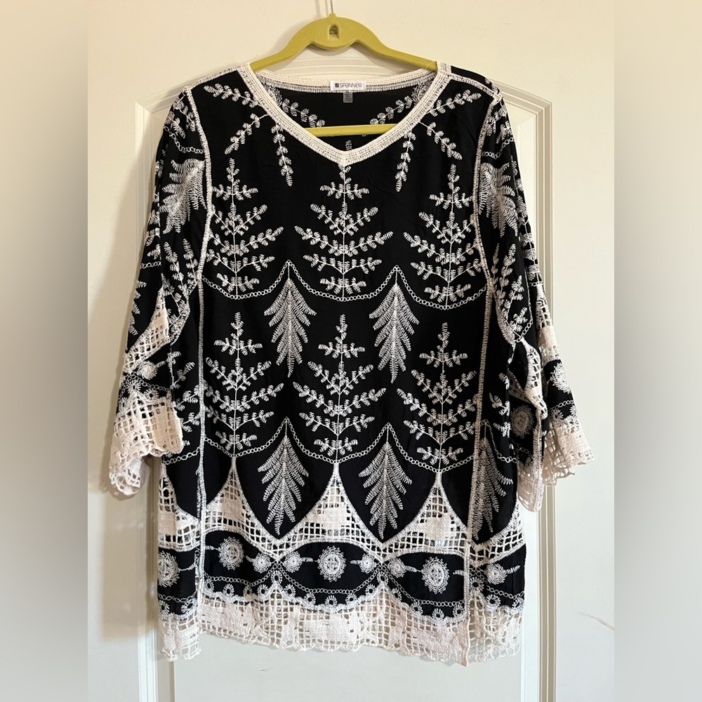 Spanner Boutique Brand New Elegant Black & White Embroidered Top XL Classy Chic